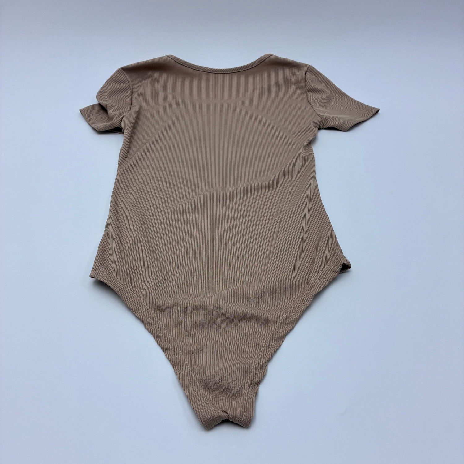CSDAJIO Body Suits Women’s Ribbed Short Sleeve Bodysuit, Scoop Neck Form-Fitting Basic Top for Everyday Wear