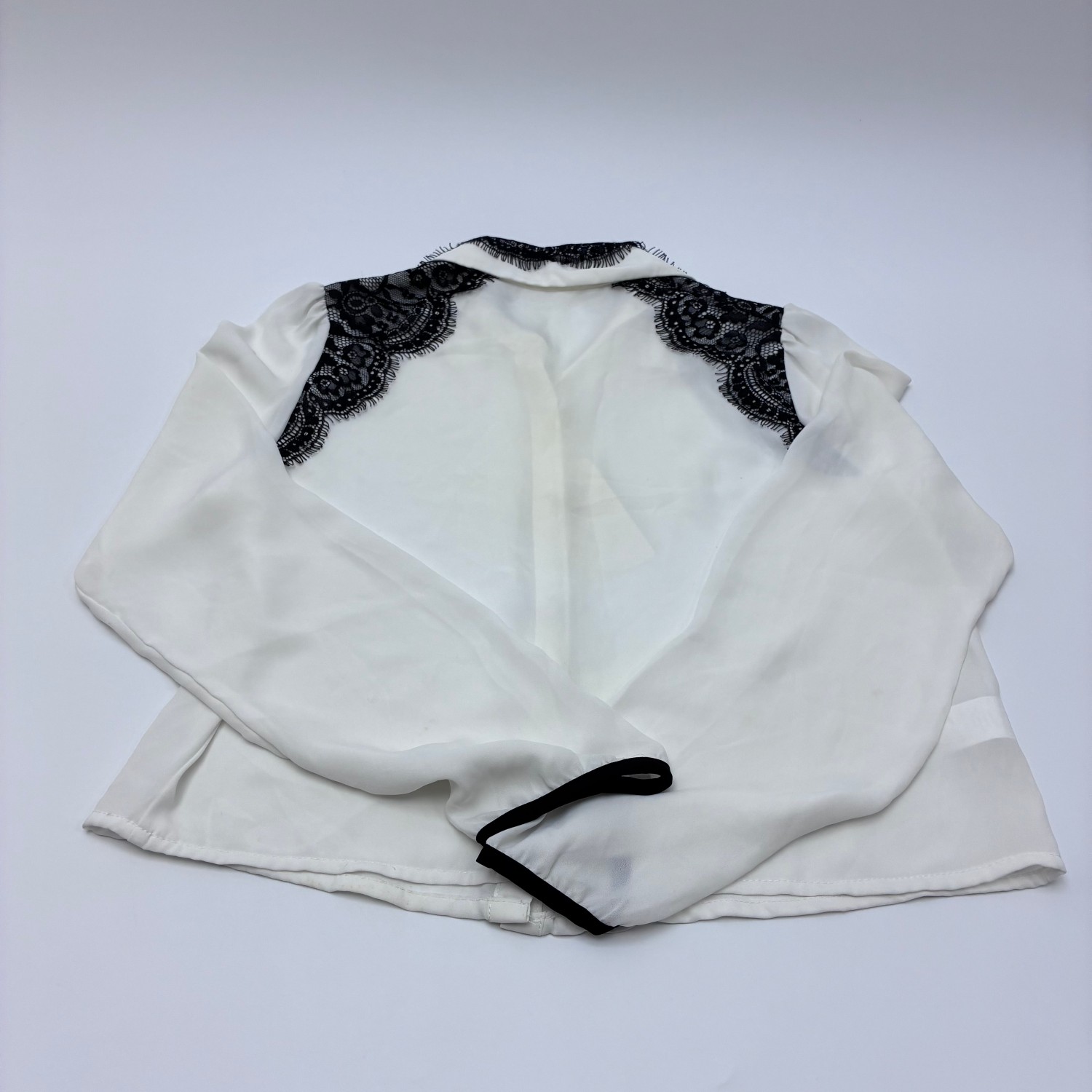 CSDAJIO Blouses Women’s White Button-Down Blouse, Black Lace Collar Long Sleeve Elegant Office Top